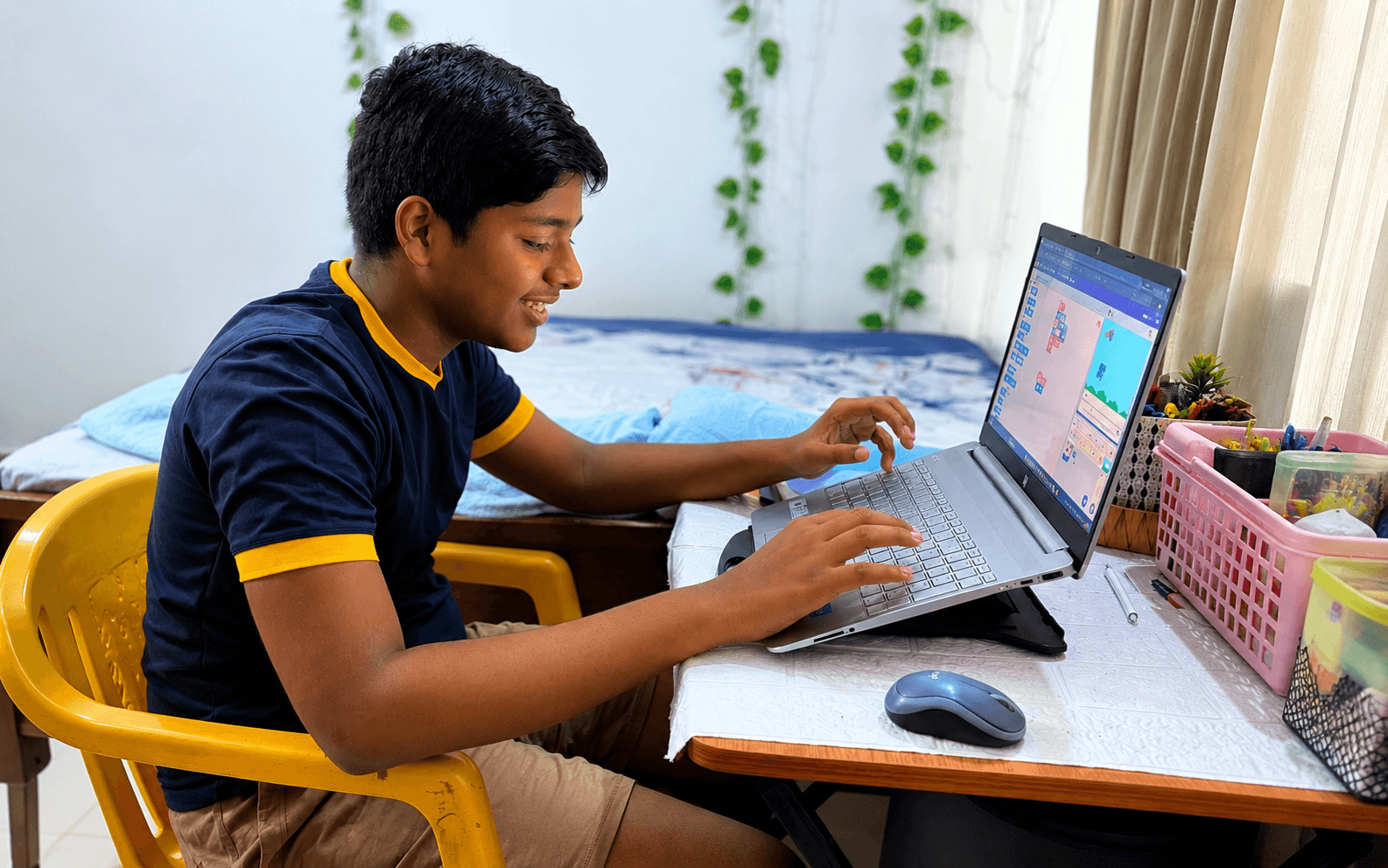 Darshu coding during a ForSyntax Inclusive session
